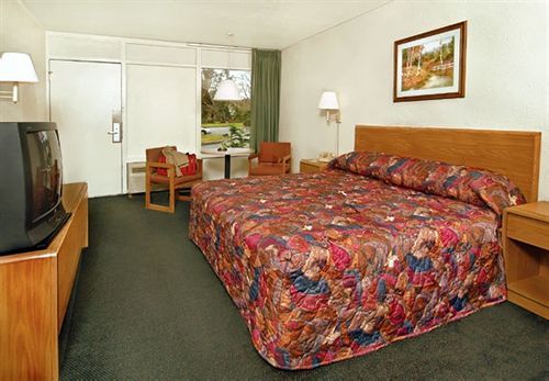 Masters Inn I-26 Cayce Ngoại thất bức ảnh